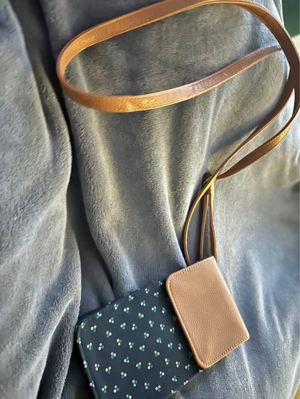 Thirty-One Crossbody Phone Purse / Wallet – Navy Print with Brown Strap